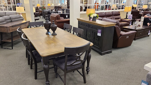 Furniture Store «Raymour & Flanigan Furniture and Mattress Clearance Center», reviews and photos, 5550 Sunrise Hwy, Massapequa, NY 11758, USA