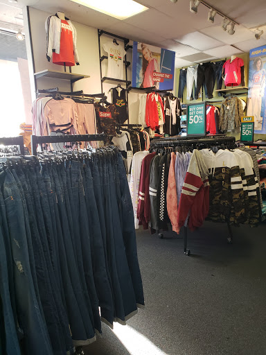 Clothing Store «rue21», reviews and photos, 3426 S Glenstone Ave, Springfield, MO 65804, USA