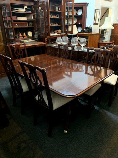 Antique Furniture Store «Every Now & Then Antique Furniture Mall», reviews and photos, 430 W Benson St, Cincinnati, OH 45215, USA