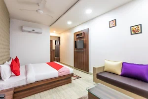 OYO Hotel Kanika image