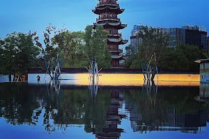 Longhua Pagoda image