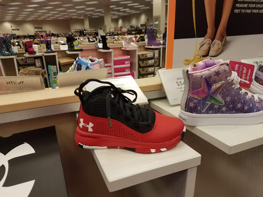 Shoe Store «DSW Designer Shoe Warehouse», reviews and photos, 16920 SW 72nd Ave, Tigard, OR 97224, USA