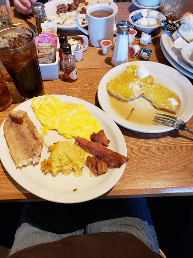 American Restaurant «Cracker Barrel Old Country Store», reviews and photos, 350 Triangle Dr, Sellersburg, IN 47172, USA