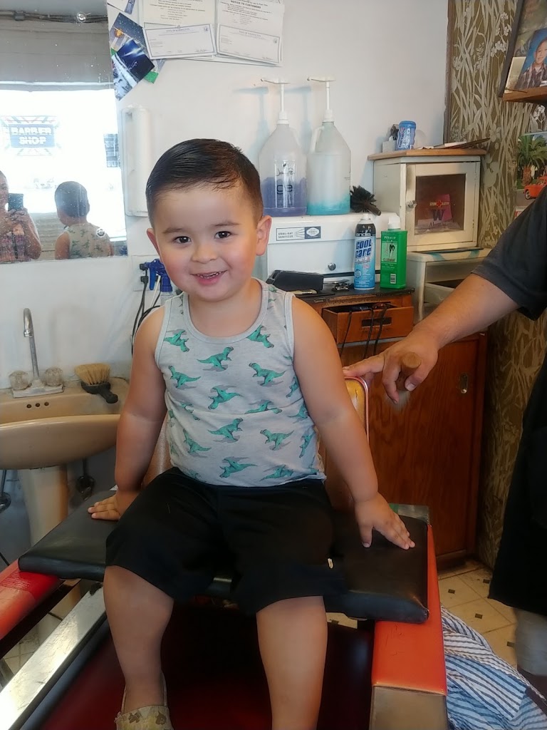 Fred's Barber Shop 98944