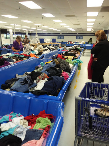 Outlet Store «Goodwill Outlet», reviews and photos