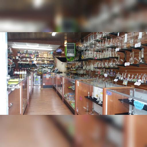 Smoke Zone Smoke Shop, 21 Enfield St, Enfield, CT 06082, USA, 