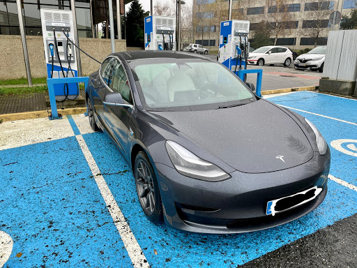 Alquileres de coches electricos en Santiago de Compostela