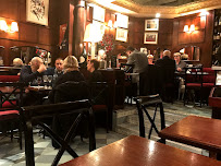 Atmosphère du Restaurant français Les Colonnes à Issy-les-Moulineaux - n°18