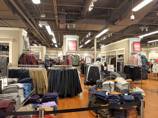 Clothing Store «Banana Republic», reviews and photos, 241 Fort Evans Rd NE, Leesburg, VA 20176, USA