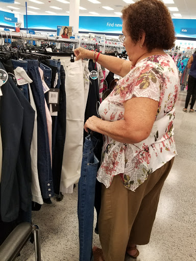 Clothing Store «Ross Dress for Less», reviews and photos, 257 N Weber Rd, Bolingbrook, IL 60490, USA