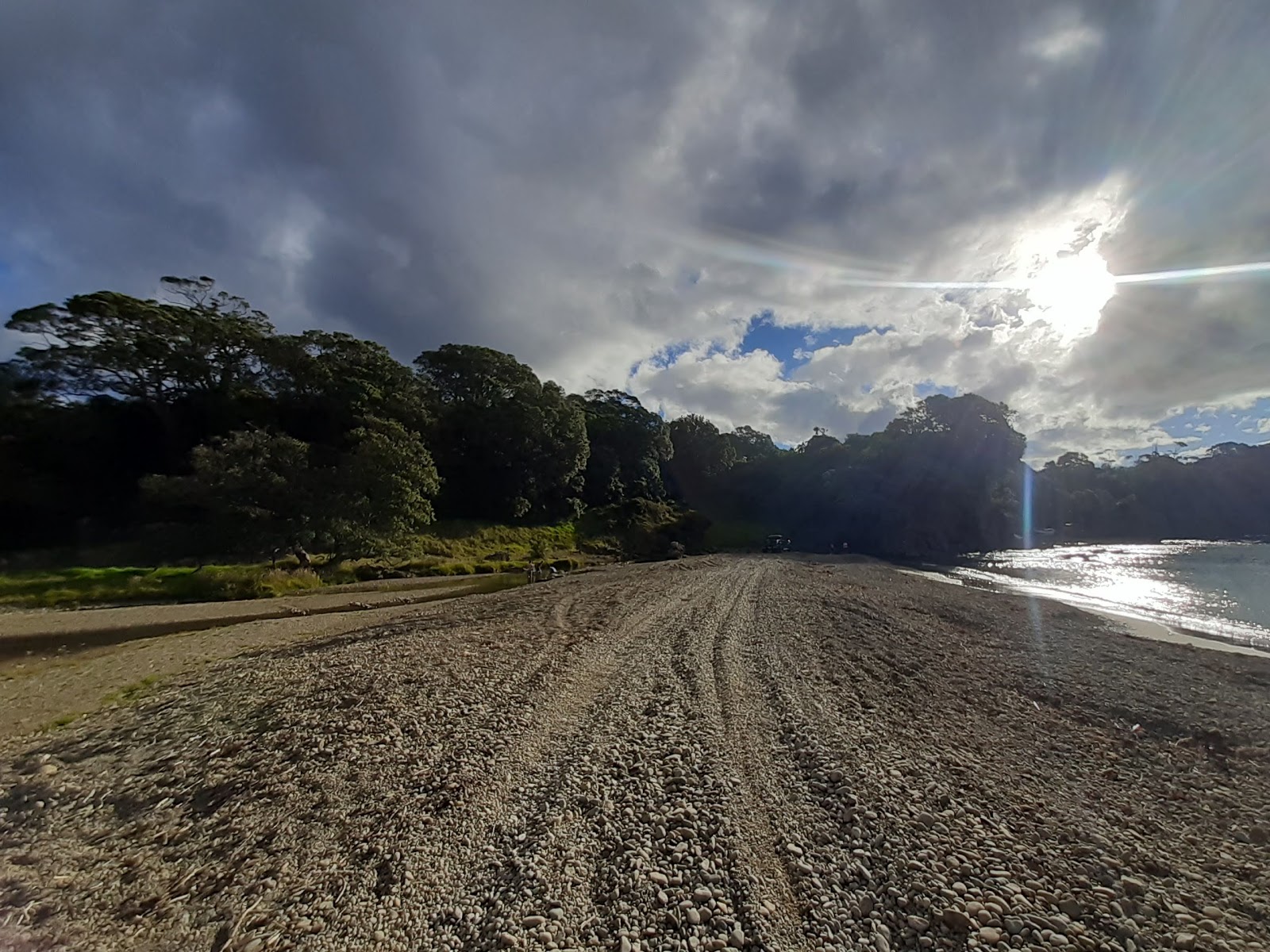 Fotografie cu Maraehako Beach cu nivelul de curățenie înalt