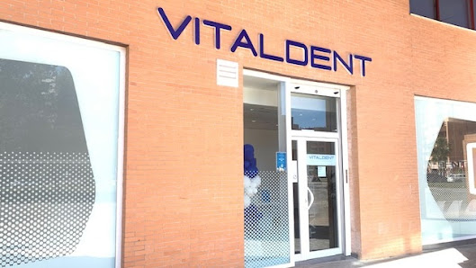 Clínica Dental Vitaldent Av. Jorge Luis Borges, 14, Puerto de la Torre, 29010 Málaga, España