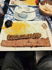 Kebab du Restaurant de spécialités perses Guylas | Cuisine traditionnelle persane iranienne à Paris - n°15
