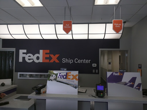 Shipping and Mailing Service «FedEx Ship Center», reviews and photos, 2393 Vauxhall Rd, Union, NJ 07083, USA