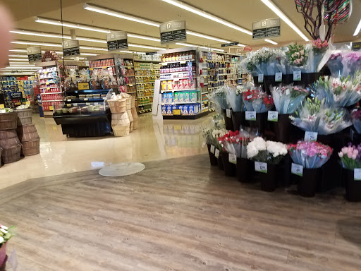 Grocery Store «Vons», reviews and photos, 7390 Cherry Ave, Fontana, CA 92336, USA