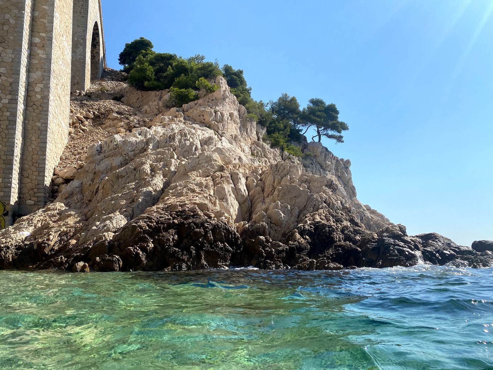 Plage de la Calanque du Jonquier'in fotoğrafı vahşi alan