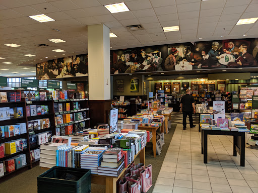Book Store «Barnes & Noble», reviews and photos, 20600 N Rand Rd, Deer Park, IL 60010, USA