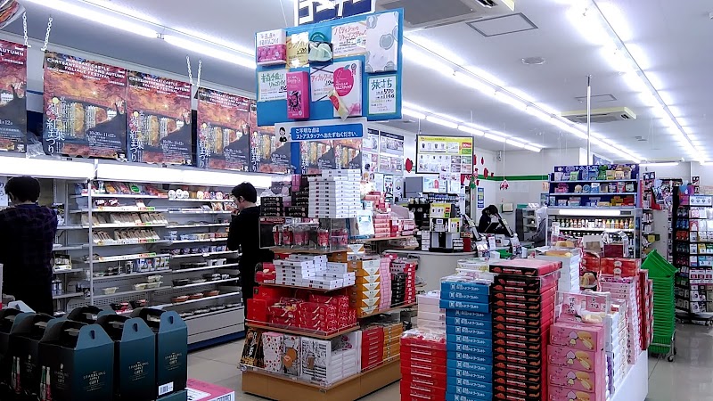 ファミリーマート 津軽ＳＡ店