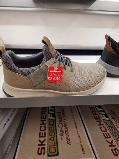Shoe Store «SKECHERS Factory Outlet», reviews and photos, 163-11 Jamaica Ave, Jamaica, NY 11432, USA