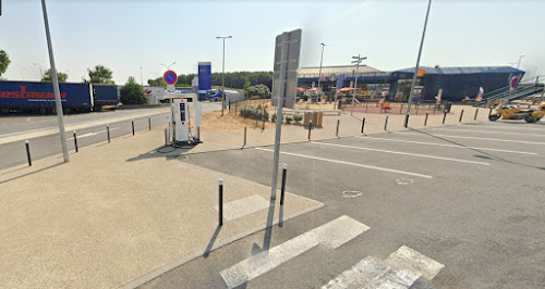 Borne de recharge de véhicules électriques IZIVIA Station de recharge Gasville-Oisème