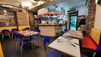 Atmosphère du Restaurant spécialisé dans les falafels L'As du Fallafel à Paris - n°11