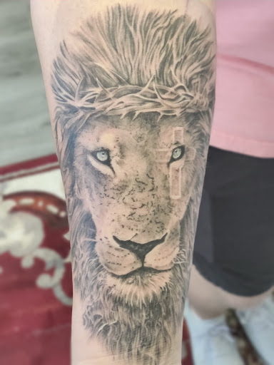 Explore tiny couple tattoo ideas, creative tattoo ideas in Tahlequah, available at Monochrome Ink