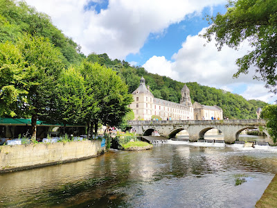 Pont Coudé à Brantôme en Périgord