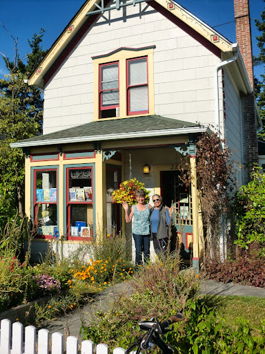 Used Book Store «Serendipity the Used Book Pl», reviews and photos, 223 A St, Friday Harbor, WA 98250, USA