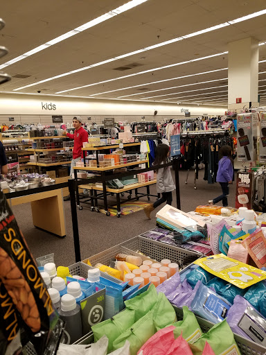 Department Store «Nordstrom Rack Woodfield», reviews and photos, 1520 E Golf Rd, Schaumburg, IL 60173, USA