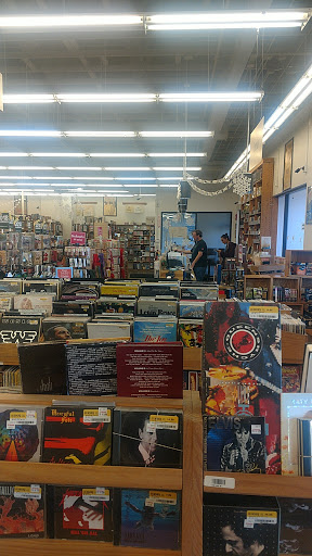 Book Store «Half Price Books», reviews and photos, 17145 W Bluemound Rd, Brookfield, WI 53005, USA