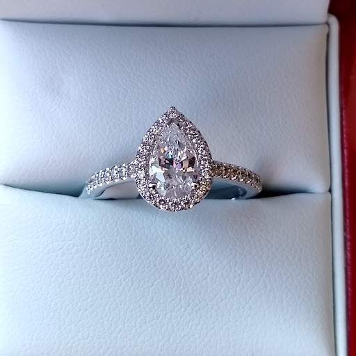 Jewelry Store «Boston Jewelry Company», reviews and photos, 291 Watertown St, Newton, MA 02458, USA