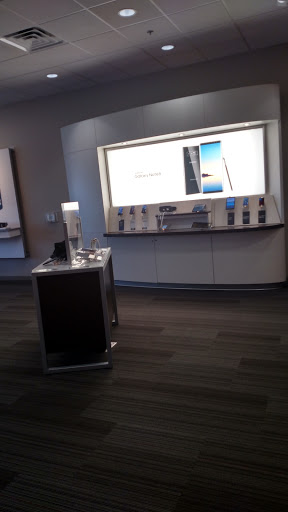 Cell Phone Store «Verizon», reviews and photos, 410 E Altamonte Dr #1000, Altamonte Springs, FL 32701, USA