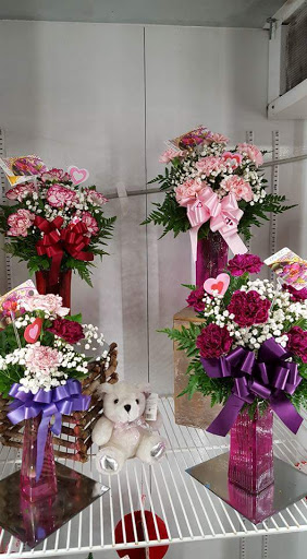 Florist «Little Flower Shop», reviews and photos, 616 High St, Delano, CA 93215, USA