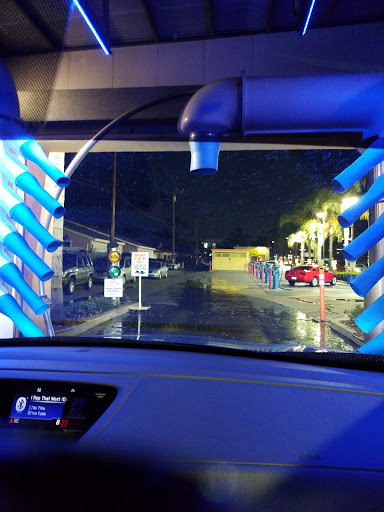 Car Wash «Wildwater Express Carwash», reviews and photos, 17042 Beach Blvd, Huntington Beach, CA 92647, USA
