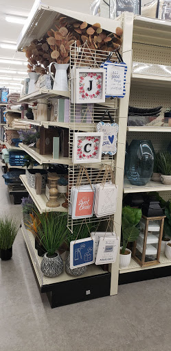 Shopping Mall «Watson Glen Shopping Center», reviews and photos, 209 S Royal Oaks Blvd, Franklin, TN 37064, USA