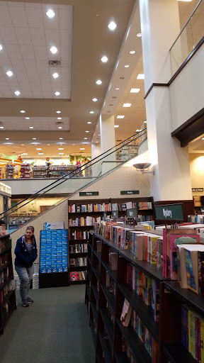 Book Store «Barnes & Noble», reviews and photos, 4015 Medina Rd, Akron, OH 44333, USA