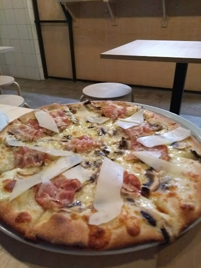 Pizzería 330 Grados. Pizzas Artesanas - C. Sta. María, 5, 42001 Soria, Spain