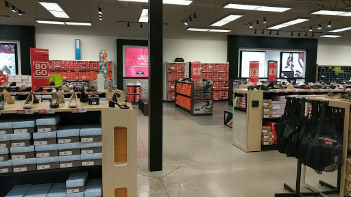 Shoe Store «Off Broadway Shoe Warehouse», reviews and photos, 217 Indian Lake Blvd #600, Hendersonville, TN 37075, USA