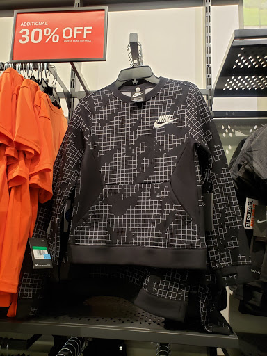Sporting Goods Store «Nike Factory Store», reviews and photos, 71 Aquarium Way, Long Beach, CA 90802, USA