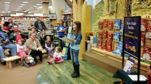 Book Store «Barnes & Noble», reviews and photos, 3055 S Glenstone Ave, Springfield, MO 65804, USA