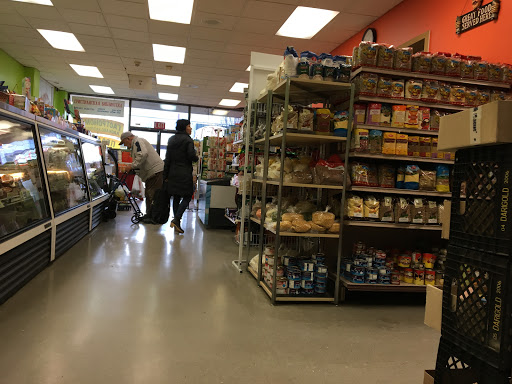 Grocery Store «Good Neighbor Store», reviews and photos, 4107 SE 82nd Ave, Portland, OR 97266, USA
