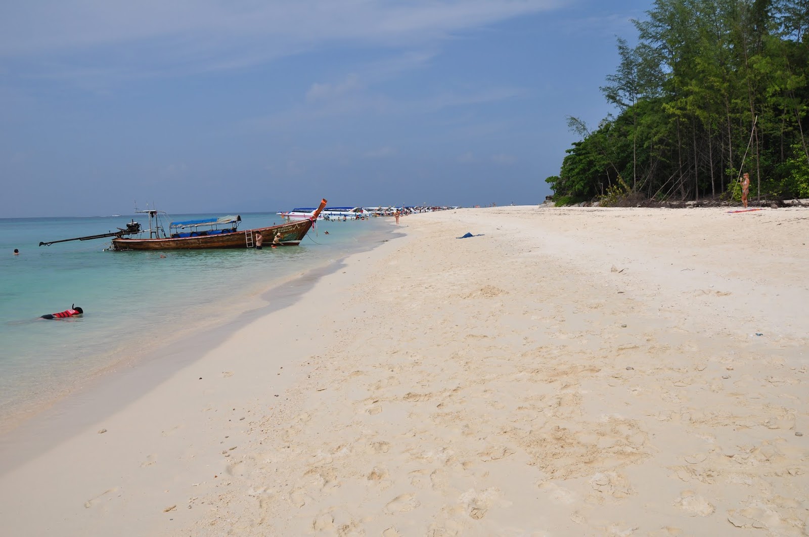 Foto di Spiaggia di Ko Poda con molto pulito livello di pulizia