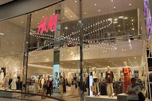 H&M image