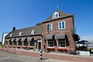 Hotel - Grand Café Het Wapen van Alblasserdam image