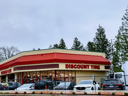 Tire Shop «Discount Tire Store - Clackamas, OR», reviews and photos, 8380 SE Sunnyside Rd, Clackamas, OR 97015, USA