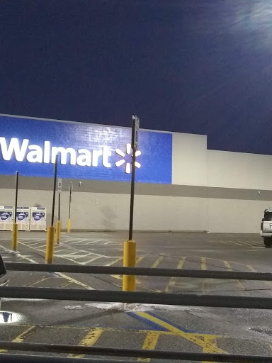 Department Store «Walmart Supercenter», reviews and photos, 415 Industrial Ave, Grinnell, IA 50112, USA