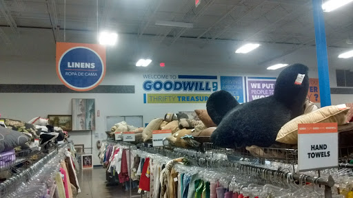 Thrift Store «Pebble Creek Goodwill Retail Store & Donation Center», reviews and photos, 15433 W McDowell Rd, Goodyear, AZ 85395, USA