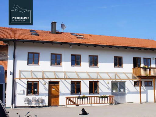 Equine Clinic in Parsdorf unter Vaterstetten, Bayern