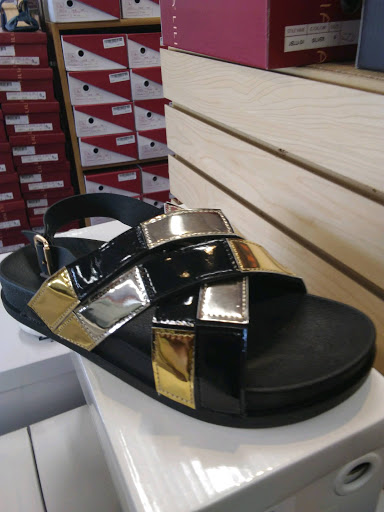 Shoe Store «SHOE! TIME 87», reviews and photos, 8533 S Cottage Grove Ave, Chicago, IL 60619, USA