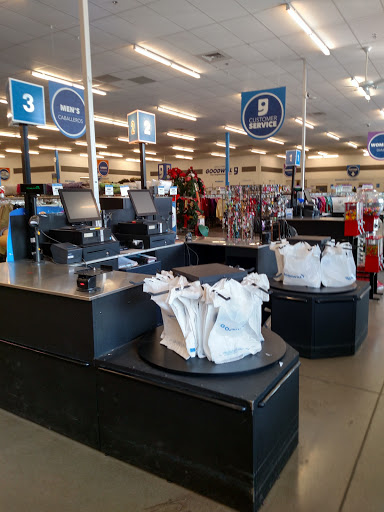 Thrift Store «Higley & Queen Creek Goodwill Retail Store & Donation Center», reviews and photos, 4570 S Higley Rd, Gilbert, AZ 85297, USA